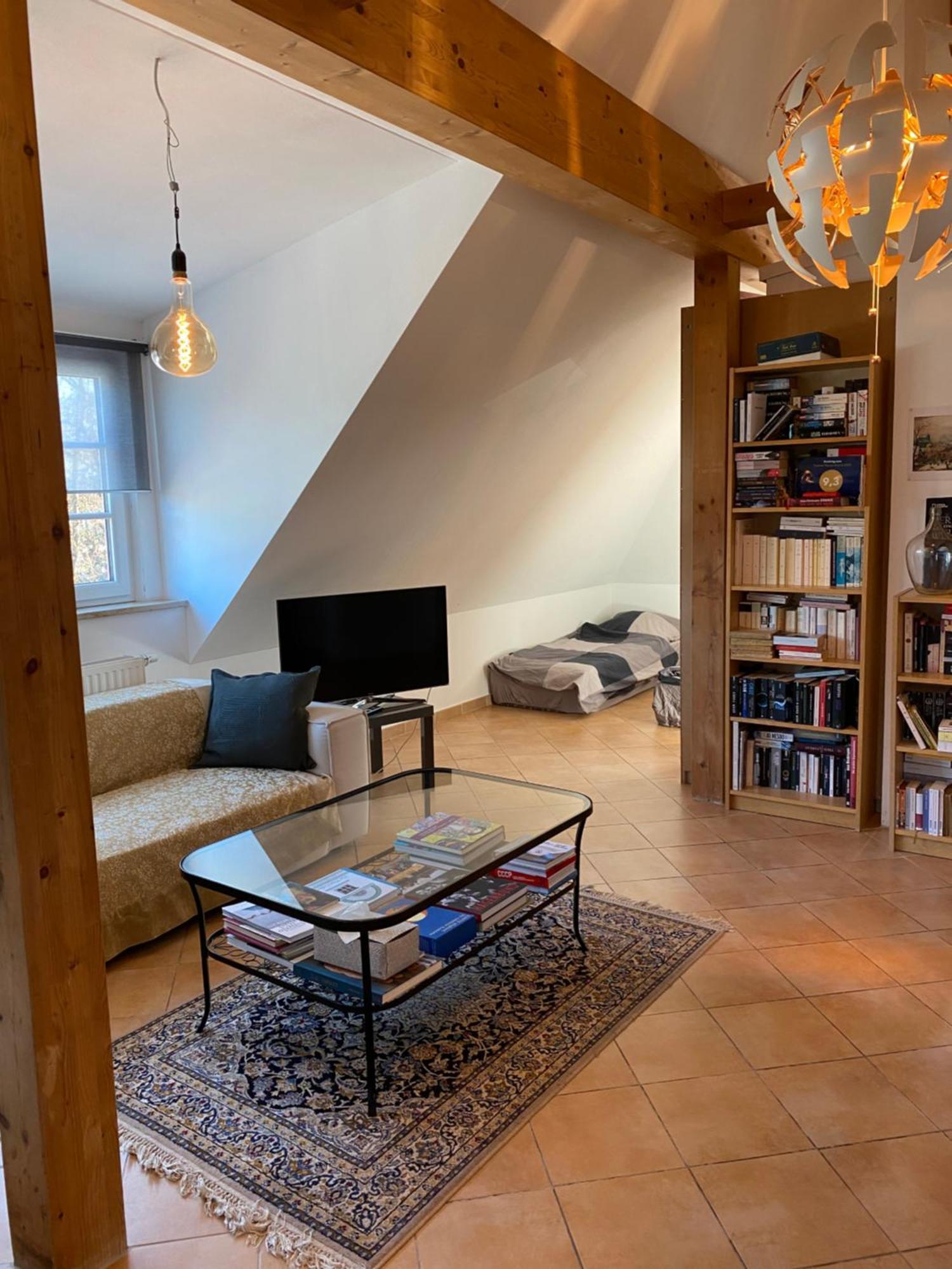 Helle Und Ruhige Dachgeschosswohnung Munich Luaran gambar