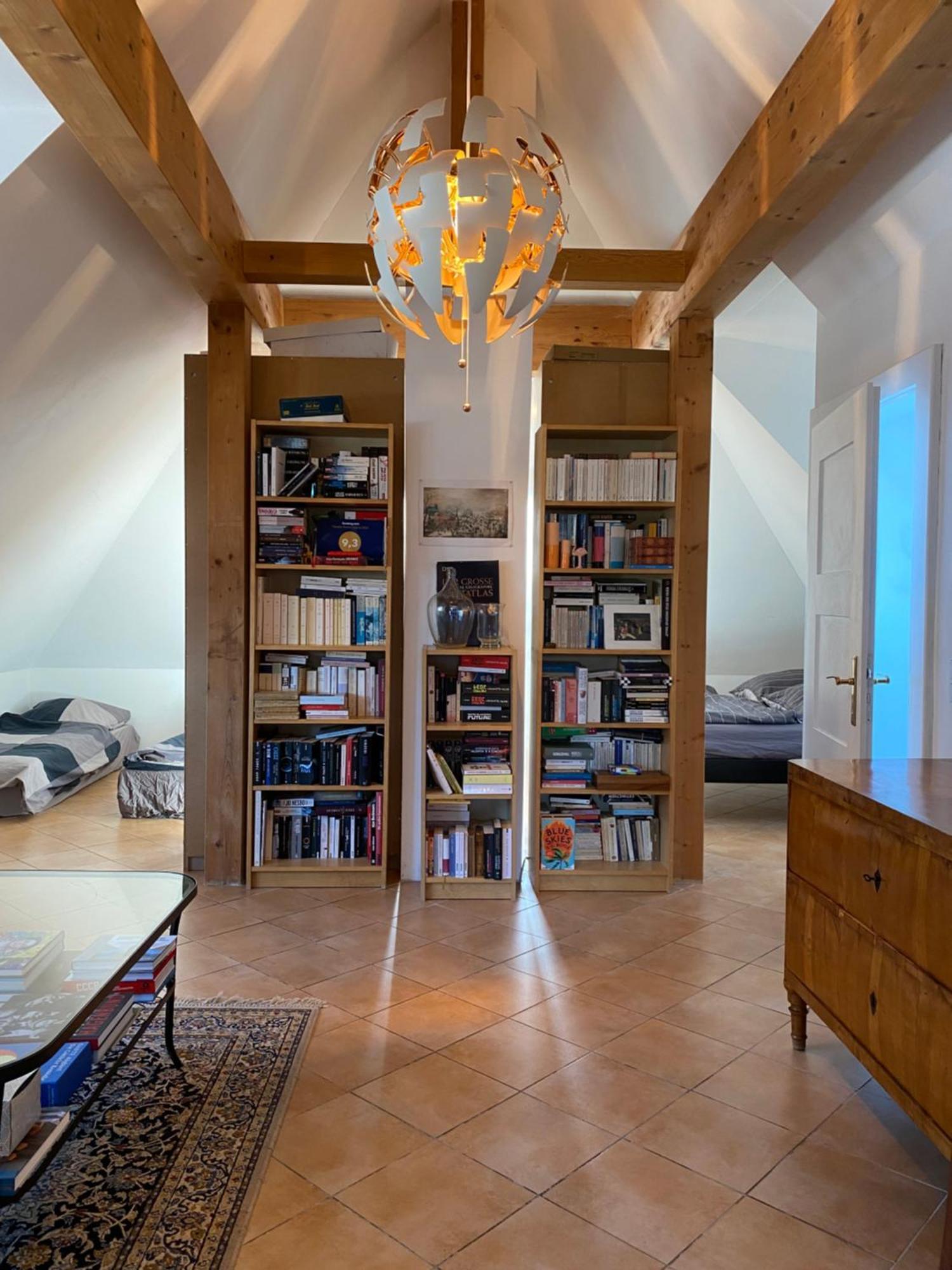 Helle Und Ruhige Dachgeschosswohnung Munich Luaran gambar