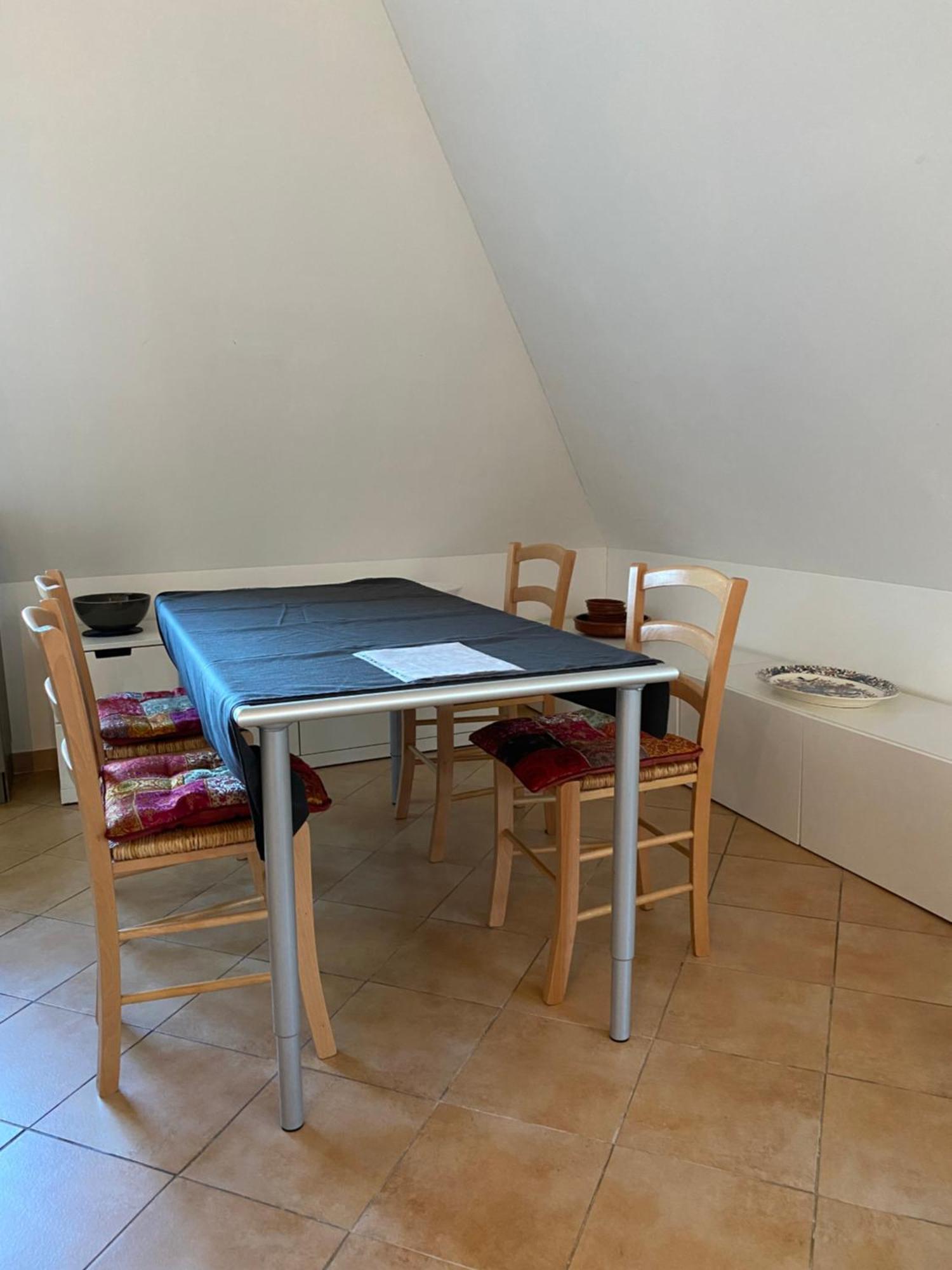 Helle Und Ruhige Dachgeschosswohnung Munich Luaran gambar