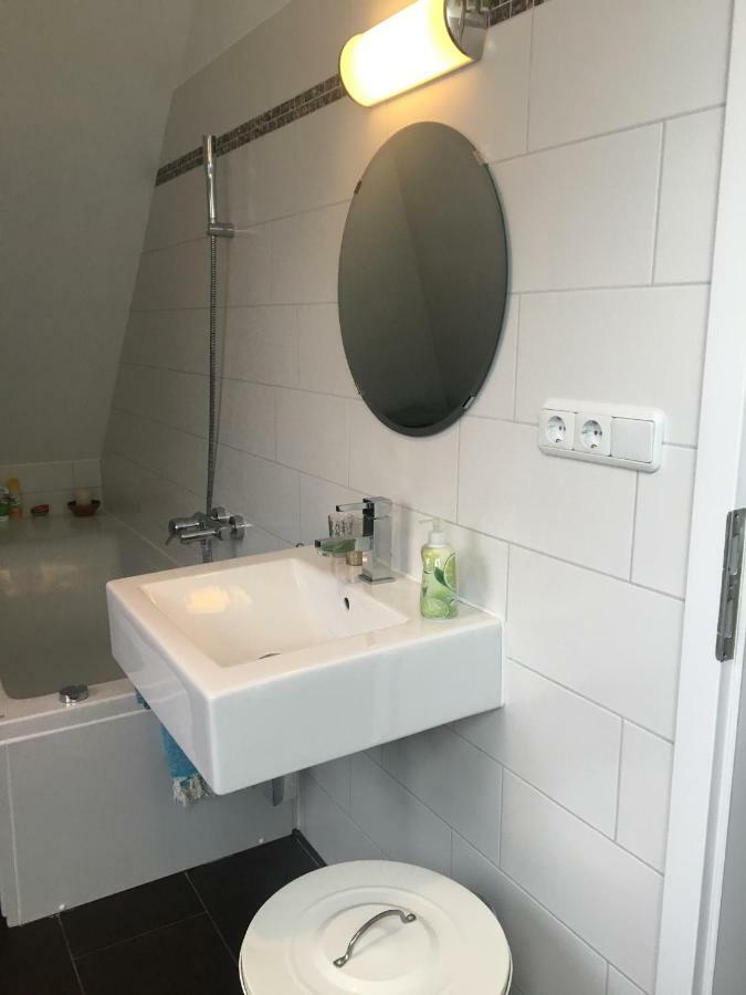 Helle Und Ruhige Dachgeschosswohnung Munich Luaran gambar